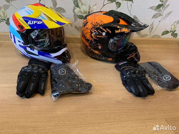 Кроссовый шлем новый очки перчатки подшлемник