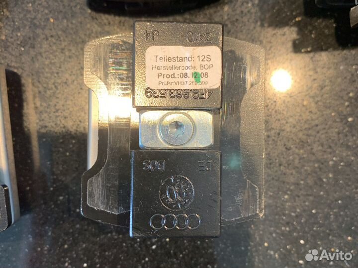 Комплект креплений в багажнике VAG 4F9.863.539