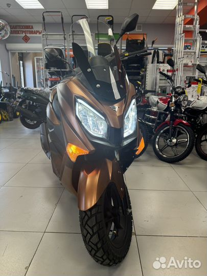 Скутер VMC MAX