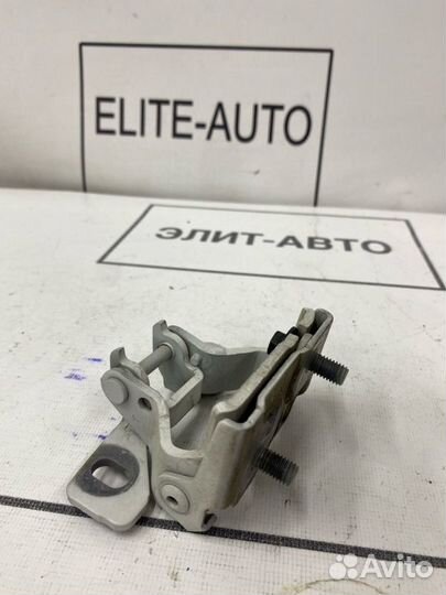 Петля багажника правая Bmw 1 F20 2013