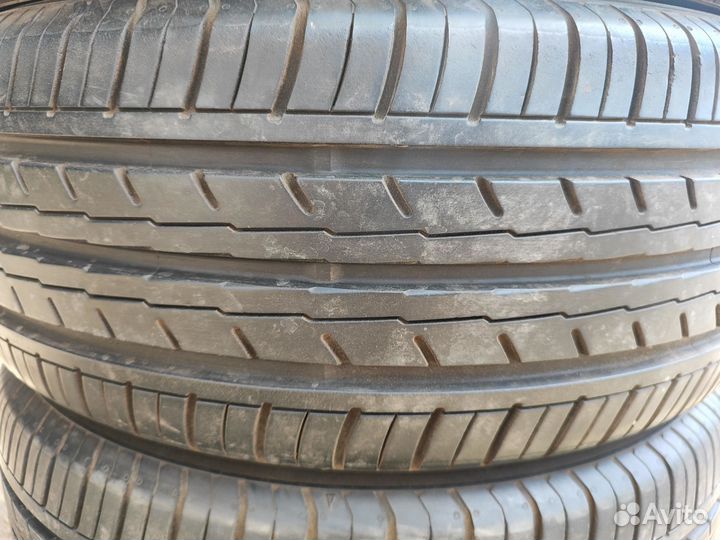 Yokohama Bluearth ES32 215/50 R17