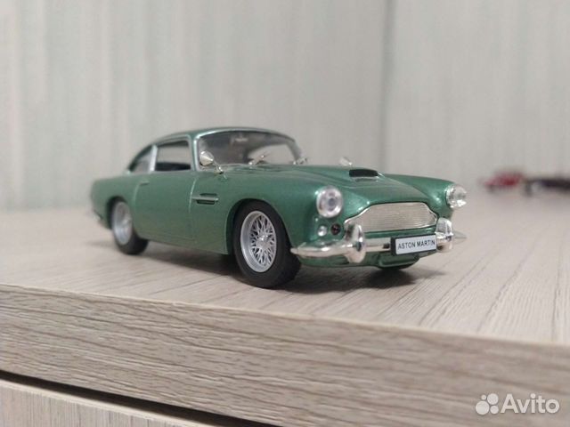 Aston Martin DB4 (1:43)