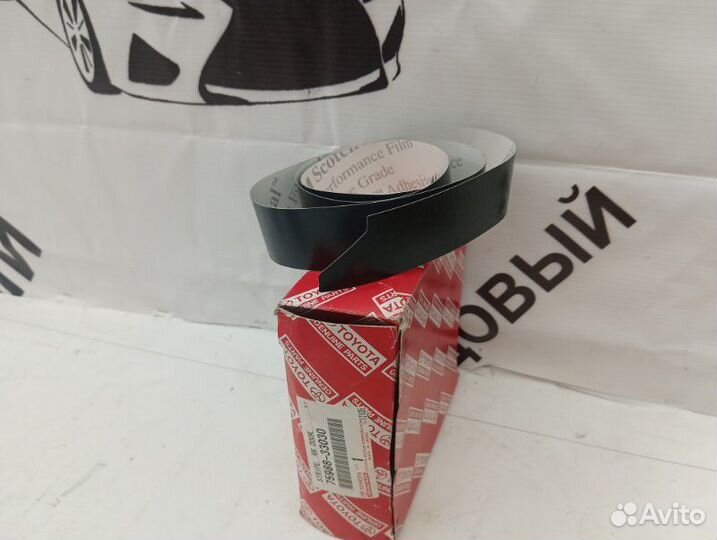 Наклейка рамки двери задняя левая Toyota Camry 40