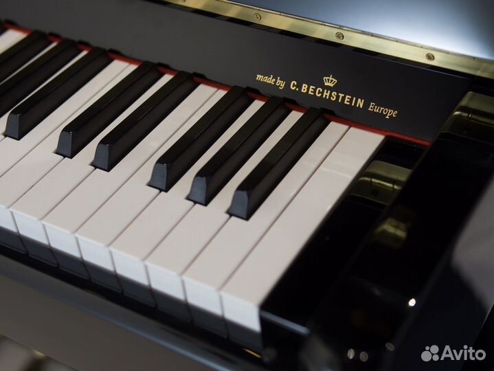 Пианино Bohemia мод. R121 (BU) черное,полированное