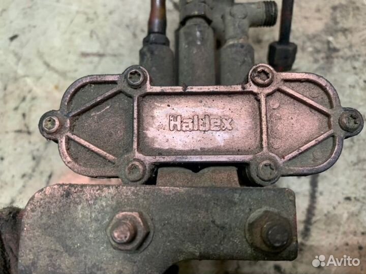 Кран уровня пола кабины Scania 113 тягач седельный