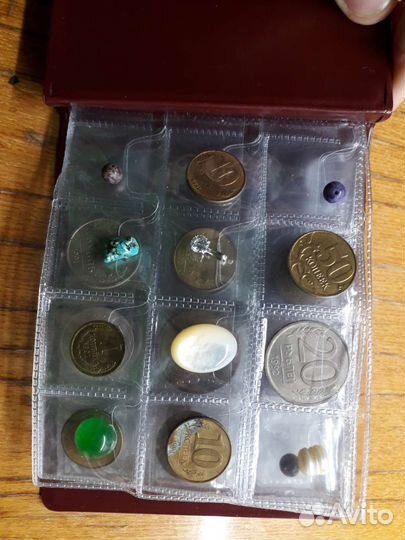 Коллекция натуральных камней и монет