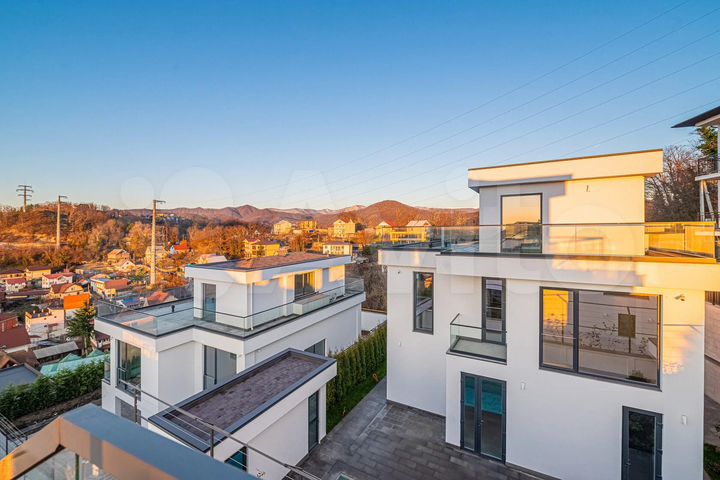 Дом 360 м² на участке 10 сот.