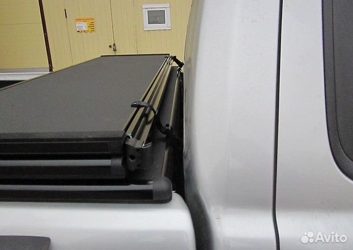 Крышка в кузов Toyota Hilux 2016-2022 3х секционна