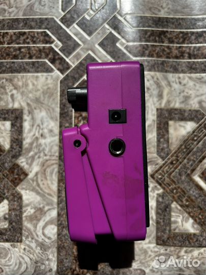 Гитарная педаль behringer distortion modeler DM100