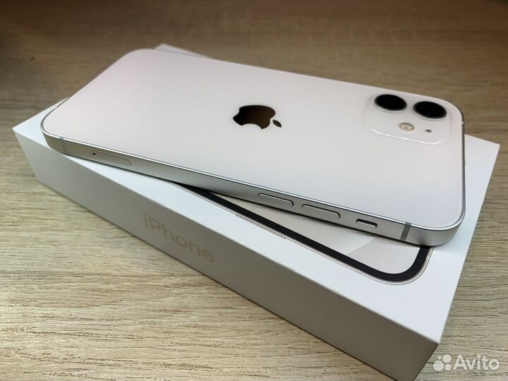 iPhone 12, 64 ГБ