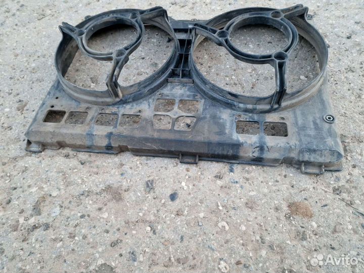 Диффузор вентиляторов Ауди 100/А6 С4 4A0121207H