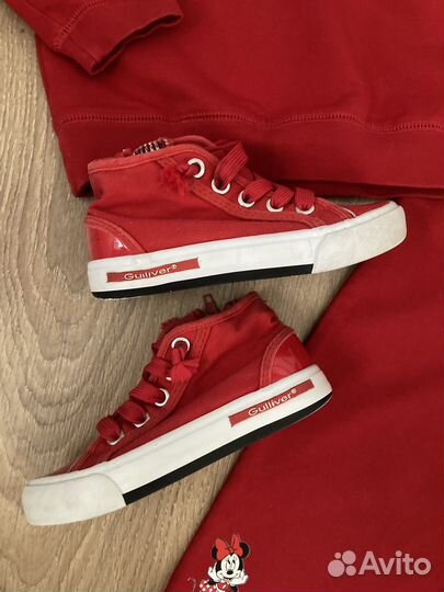 Костюм на девочку 3-4 года и кеды gulliver 26 р-р