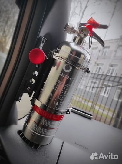 Набор: 1 л. огнетушитель + быстросъемное крепление