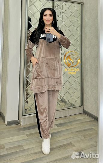 Спортивный костюм женский