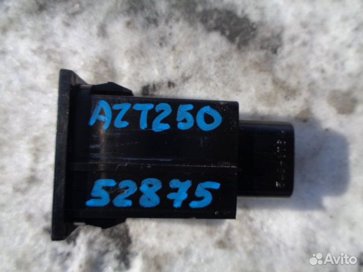 Кнопка Toyota Avensis AZT250 1AZ-FSE 2006/10