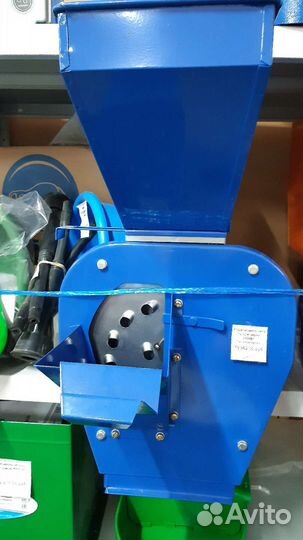 Дробилка кормов молотковая шик м-300