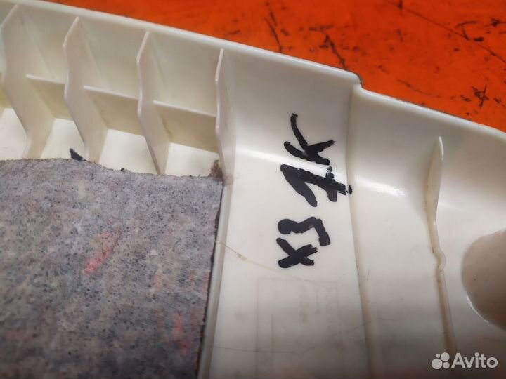 Обшивка стойки центральной левая Bmw X3 E83