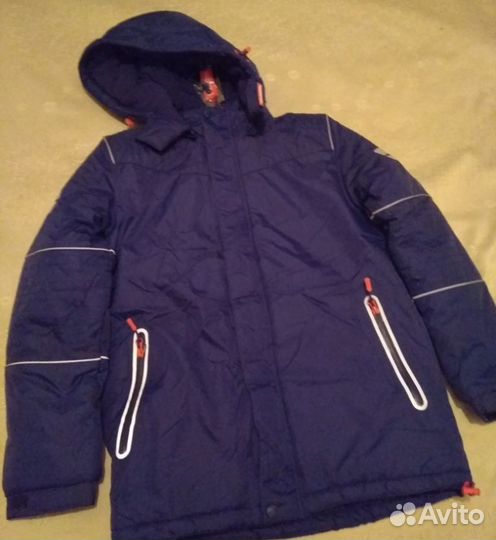 Продается новая куртка. 14 лет. осень-зима-весна