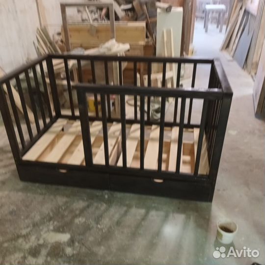 Детская кроватка
