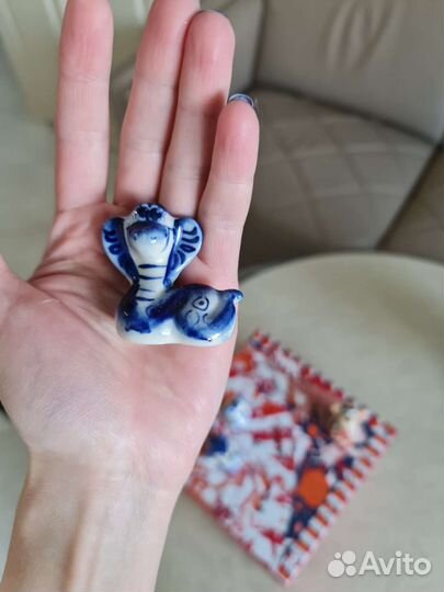 Коллекционные фигурки гжель
