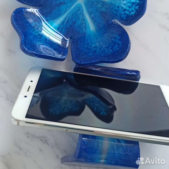 Подставка для телефона и тарелочка