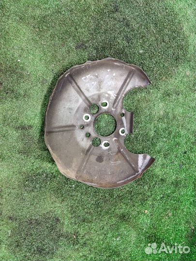 Кожух тормозного диска Mazda 323 BA