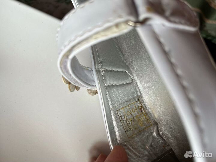 Туфли белые р. 34 -35 (22 стелька)