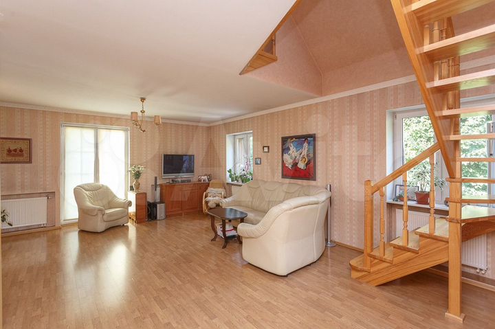 4-к. квартира, 158 м², 3/4 эт.