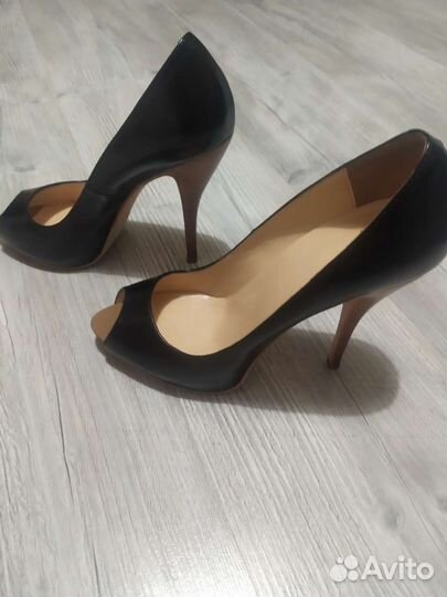 Туфли женские 38 размер фирмы Enzo