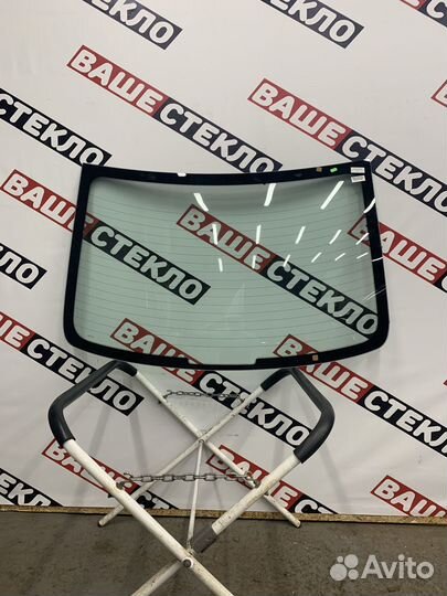 Заднее стекло на Subaru Forester SJ Замена