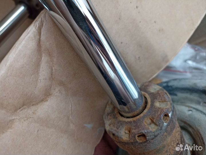 Амортизаторы KYB Стойки передние Kia Sportage 3