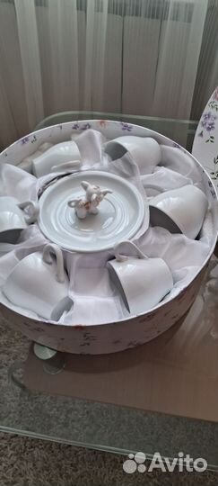 Чайно кофейный сервиз расспрлдажа ко дню 8 марта