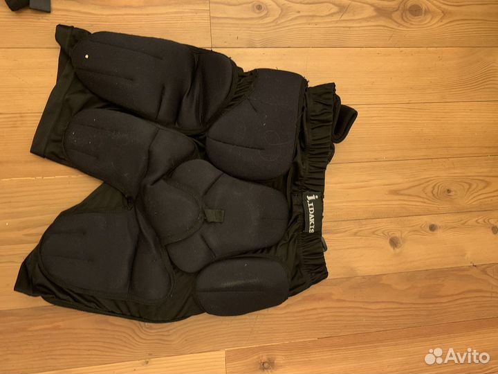 Защитные шорты и наколенники для сноуборда