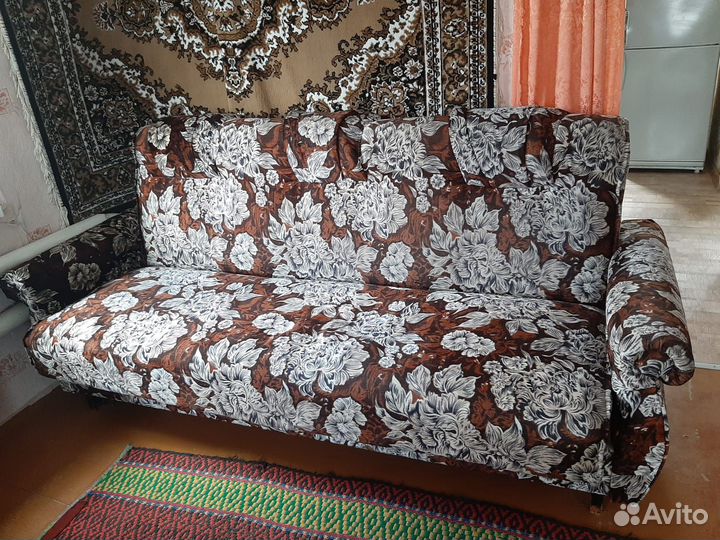 Диваны и кресло бу
