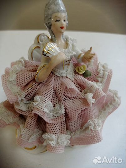 Кружевница. Фарфоровая статуэтка Дамы. Дрезден