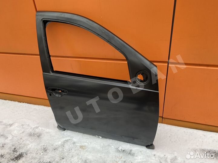 Дверь передняя правая Renault Duster 1 новая