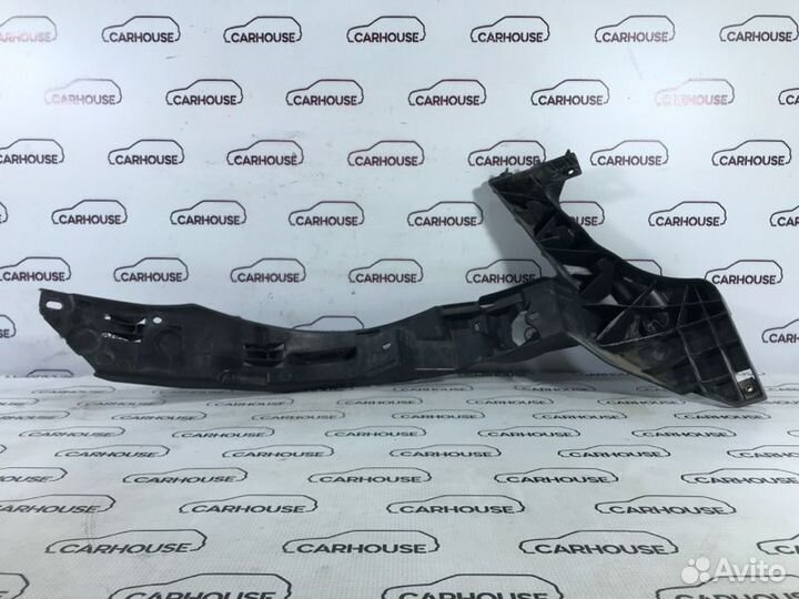 Крепление бампера переднее левое Volkswagen