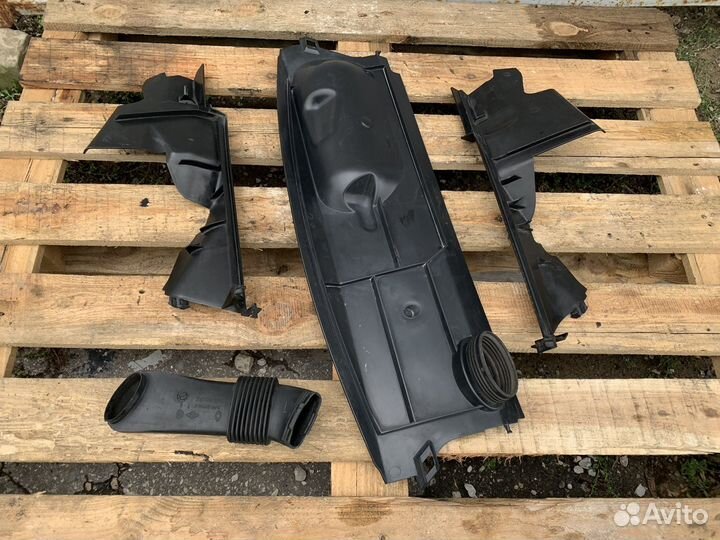 Диффузоры радиатора Рено Меган 3 комплект