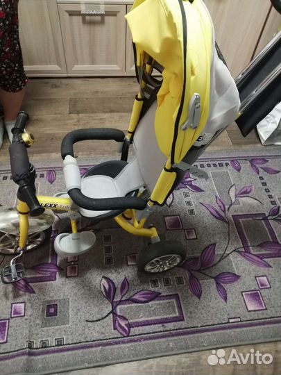 Детский велосипед с родительской ручкой