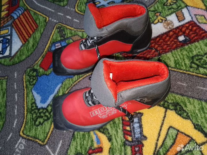 Лыжные ботинки