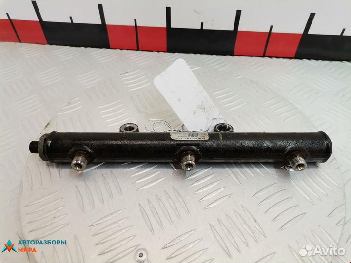 Топливная рампа Peugeot 607 рест. 2005 1570G8