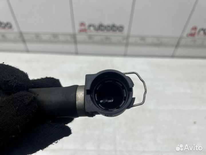 Патрубок охлаждения Land Rover Range Rover L322