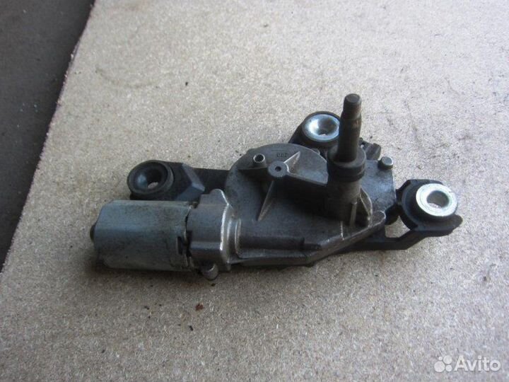 Моторчик стеклоочистителя задний Mazda 3 Bk