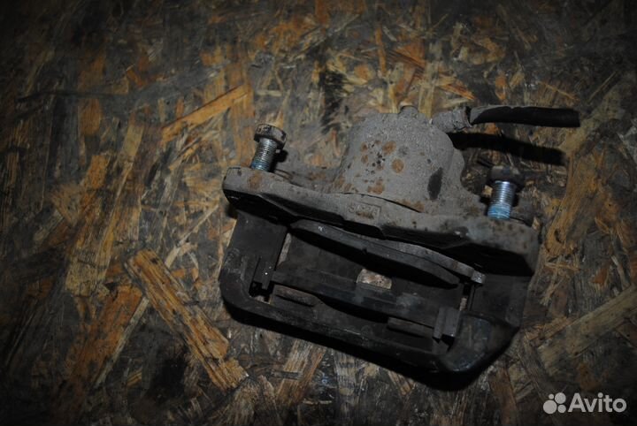 Суппорт передний правый шевроле лачетти