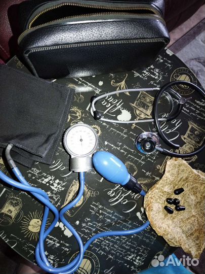 Тонометр механический со стетоскопом