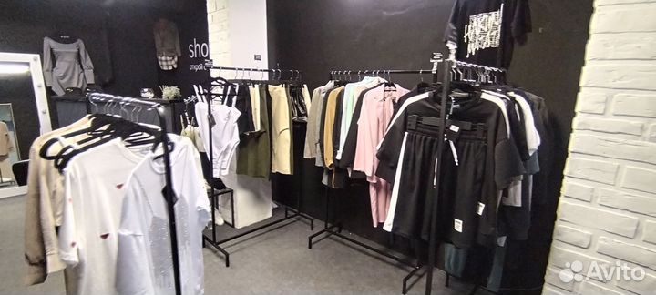 Шоурум женской и мужской одежды