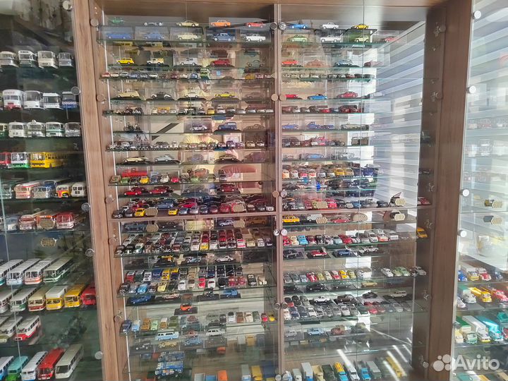 Коллекция машин в масштабе 1/43