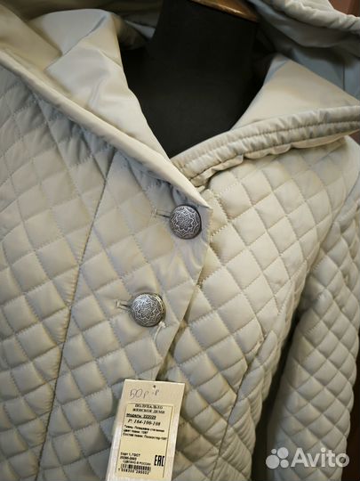 Куртка осенняя женская, 50, 52, 54 размер. 3 штуки