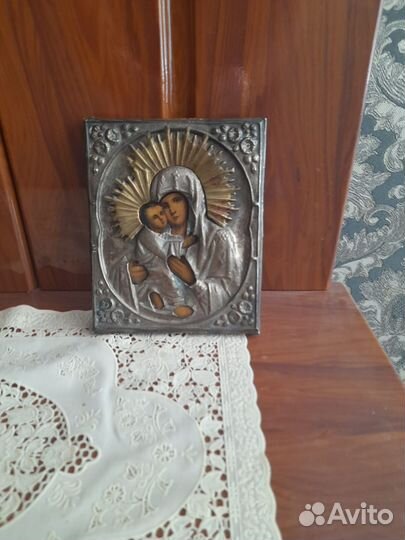 Старинная икона. Богородица. Владимирская