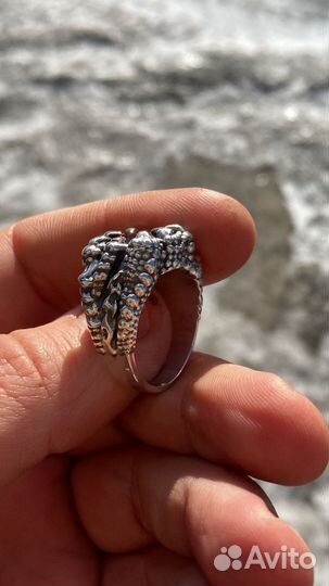 Перстень с фианитом цвета гранат 19 гр